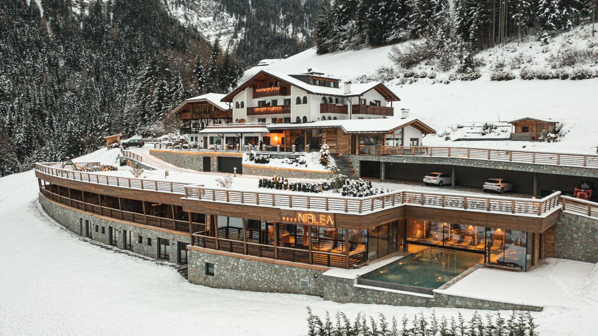 Hotel Niblea Dolomites Ortisei Eksteriør bilde